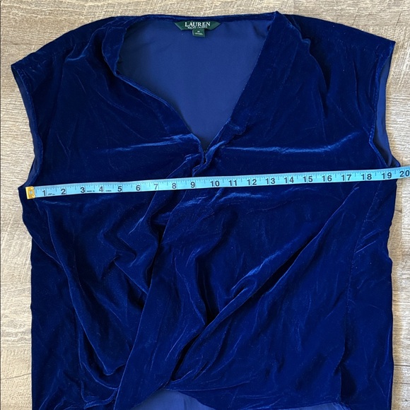 Ralph Lauren Blue Velvet Blouse Size Medium - Picture 4 of 5